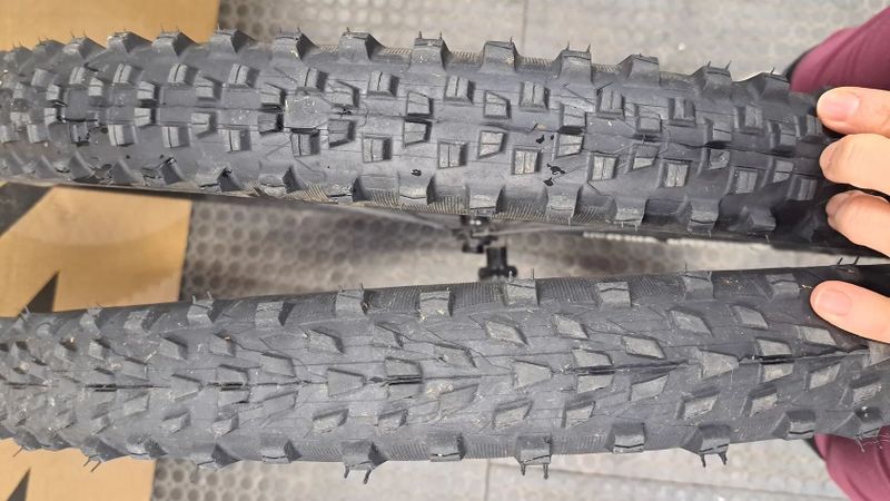 Zapletená kola 29" JAVAX M519RC-B521, Carbon, Boost, 28 děr, Centerlock