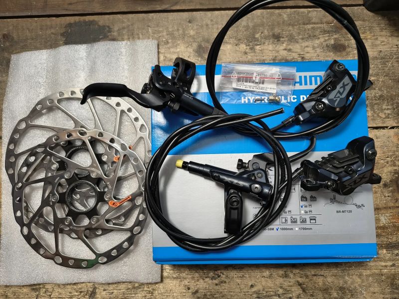 Set Brzdy Shimano SLX BR-M7120, 4 pístové, skoro nové.