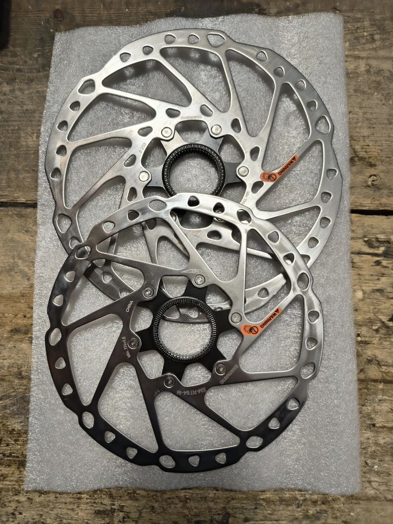 Set Brzdy Shimano SLX BR-M7120, 4 pístové, skoro nové.