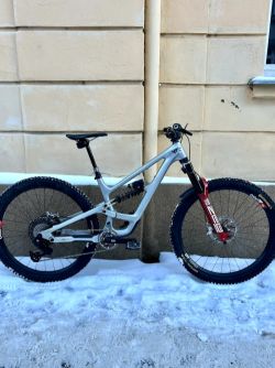 YT Capra CF Uncaged Flight attendant FA 