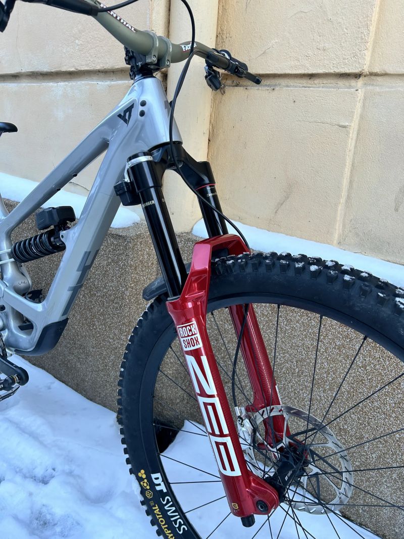 YT Capra CF Uncaged Flight attendant FA 