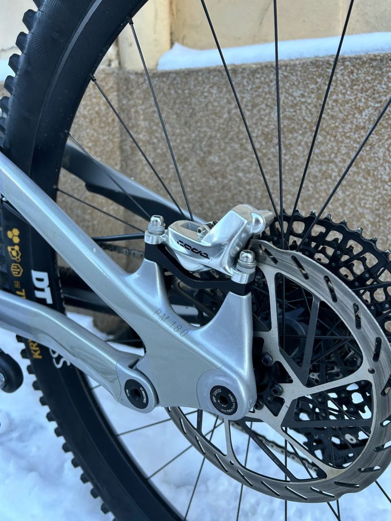 YT Capra CF Uncaged Flight attendant FA 