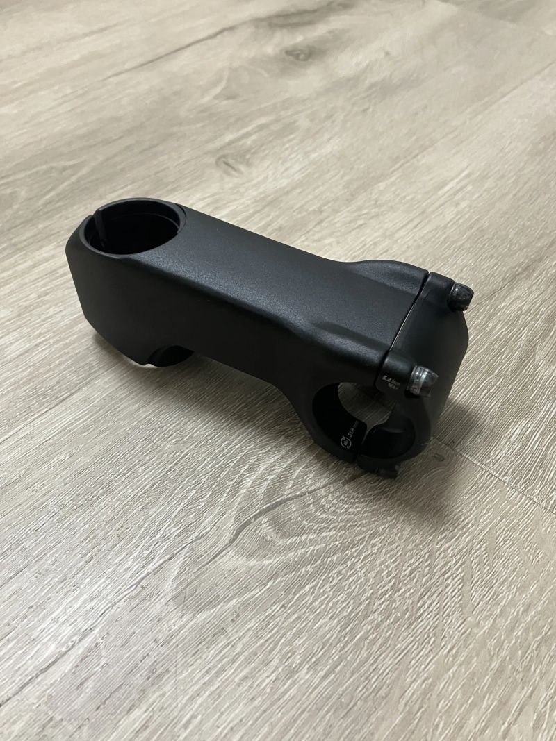 silniční integrovaný aero představec Trek RCS PRO blendr