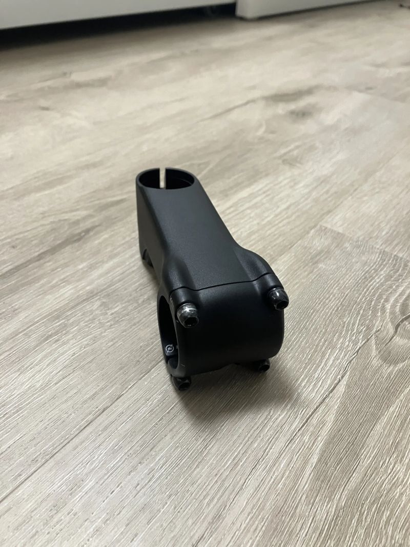 silniční integrovaný aero představec Trek RCS PRO blendr