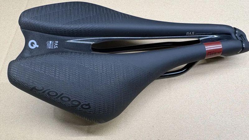 sedlo - PROLOGO DIMENSION AGX T4.0 143 černé - 236g