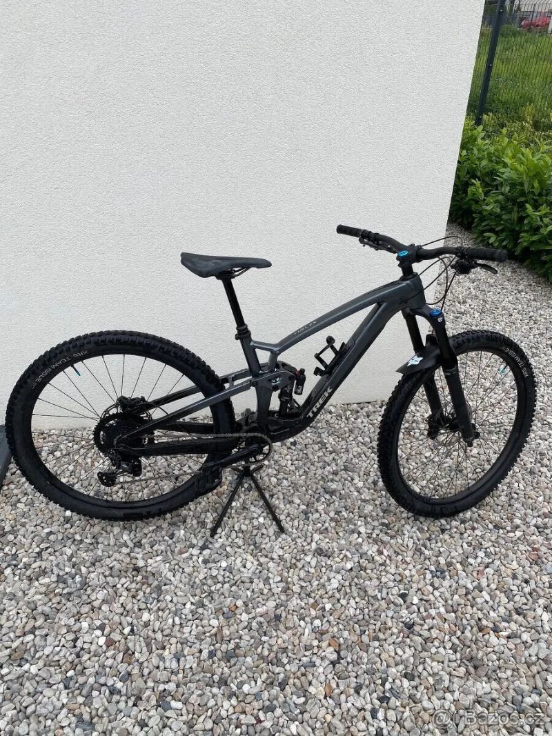 Trek FUEL EX 8 Gen 6 ( M/L )