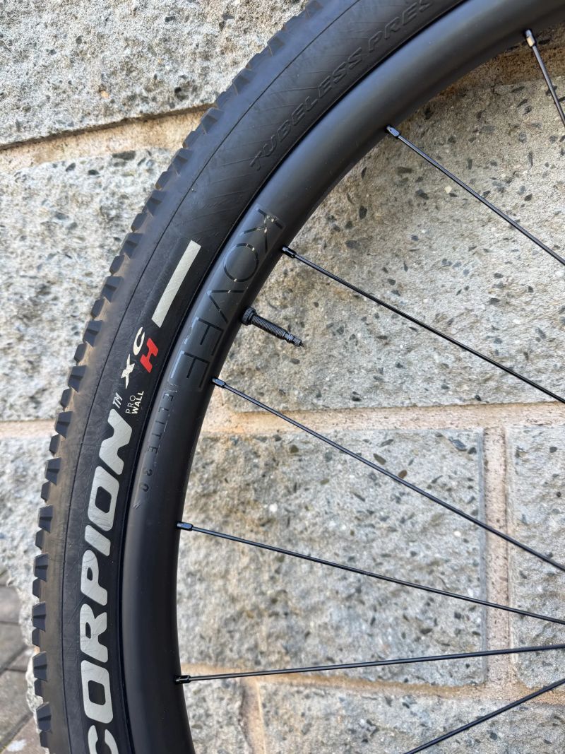 Kola Bontrager Kovee Elite 30 TLR Boost 29