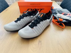 silniční tretry DMT KRSL šedé