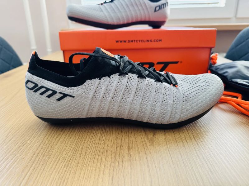 silniční tretry DMT KRSL šedé