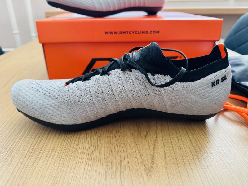 silniční tretry DMT KRSL šedé