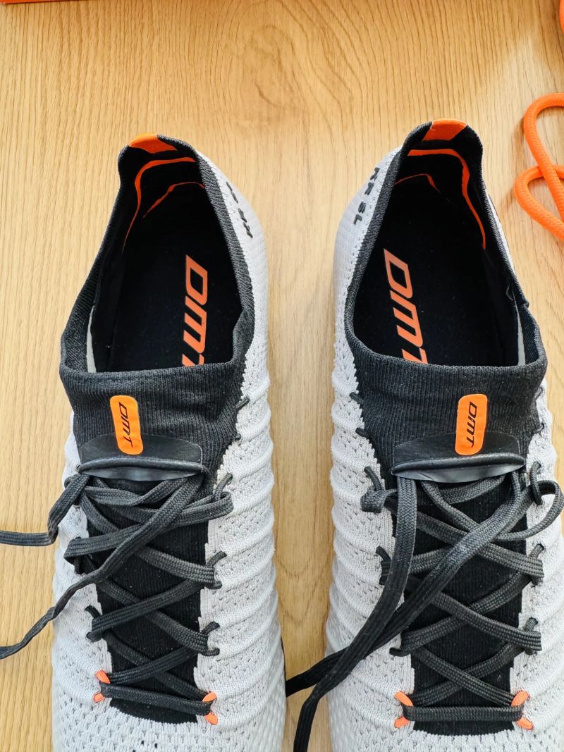 silniční tretry DMT KRSL šedé