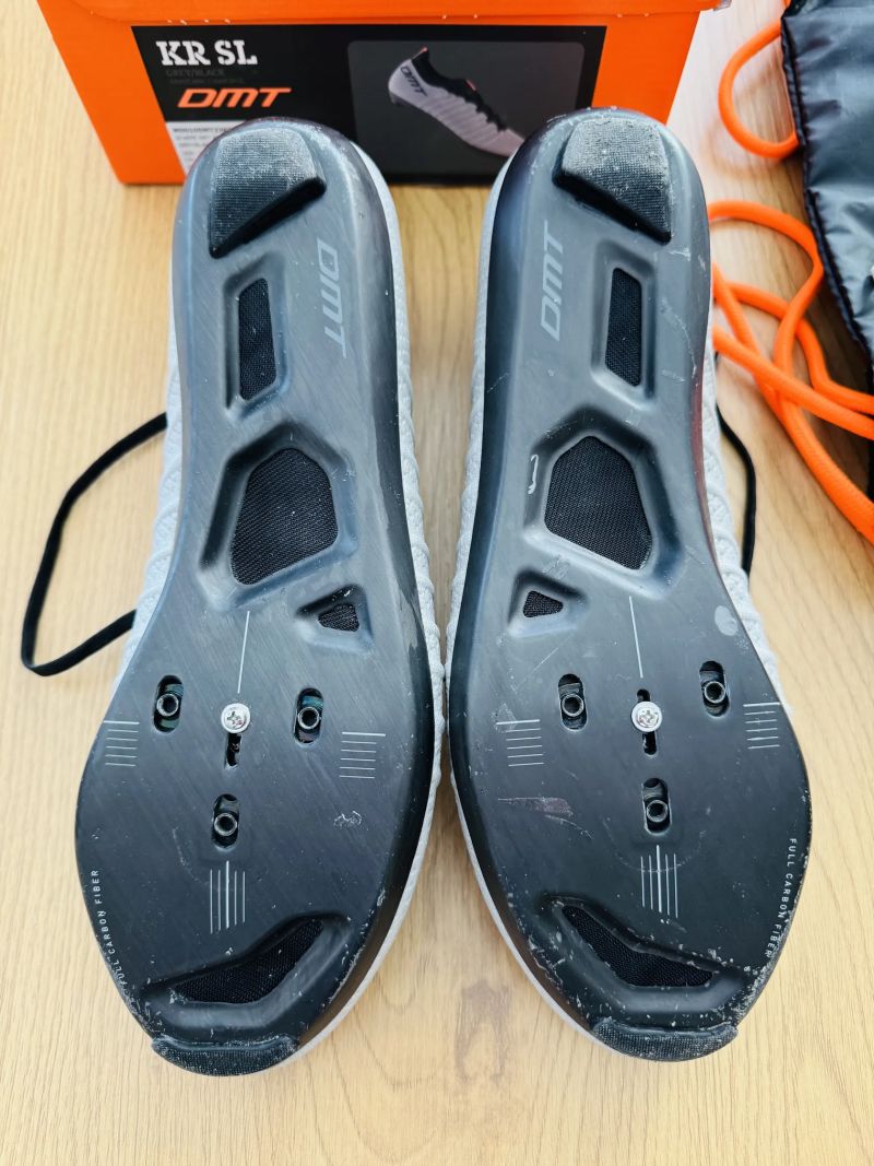 silniční tretry DMT KRSL šedé