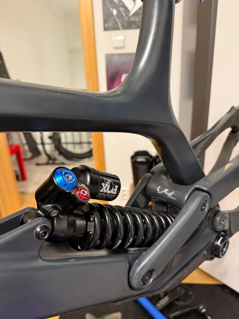 YT Tues 29 Long rám