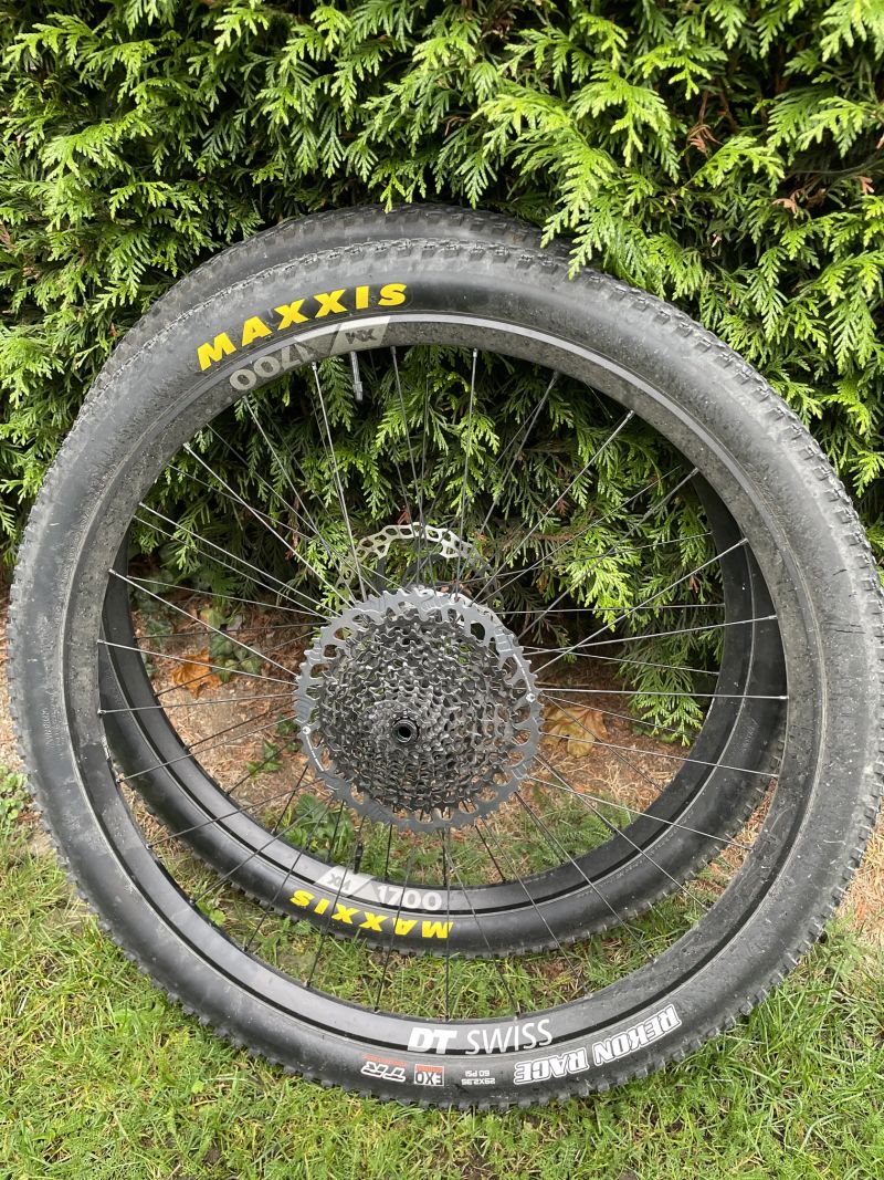 Zapletená kola DT SWISS XM1700 spline