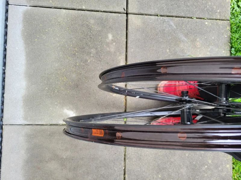 Bezdušová kotoučová silniční kola Giant PR-2