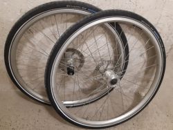 Zapletene komplet kola 26 bez kazety , nove plaste + duse, schwalbe maraton plus 26x1.35 tj 35mm