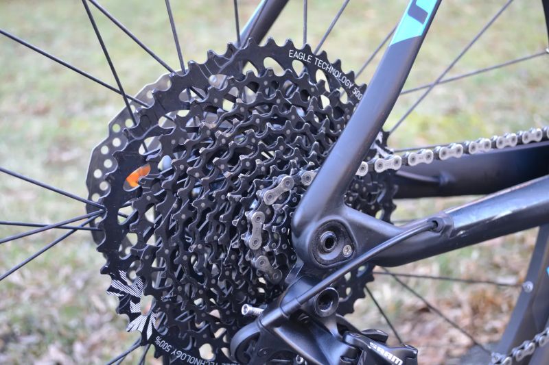 Cube Reaction C62 Pro Carbon (21") Top Stav