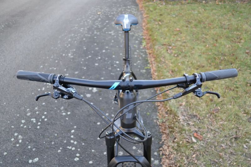 Cube Reaction C62 Pro Carbon (21") Top Stav