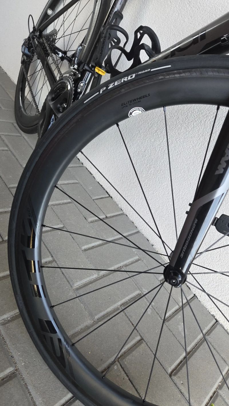 ELITE SLT 50mm carbon V Brake, nebo i s kolem Dedaciai nerrisimo 3.0