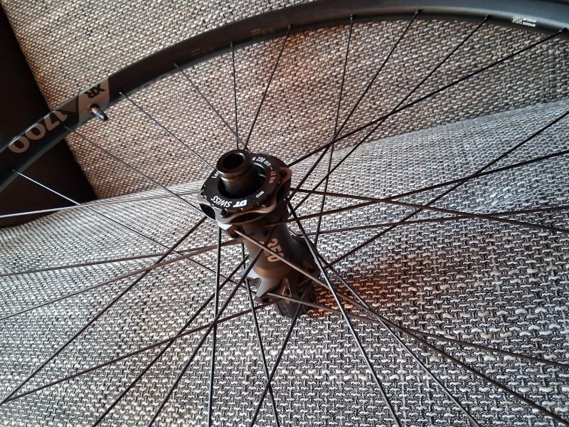 Zadní kolo DT Swiss XR1700