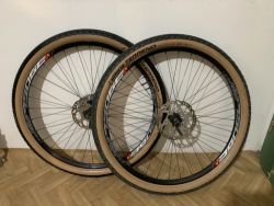 Napletena kola Mach 3.90SL + XT8000