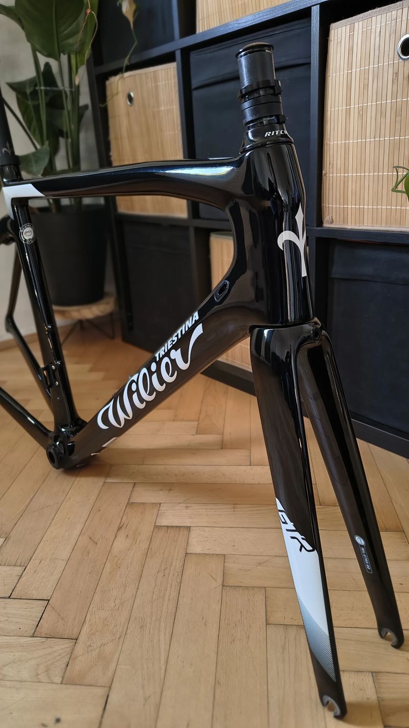 Wilier GTR Team carbon / vel.M / zánovní / rámová sada pro ráfkové brzdy