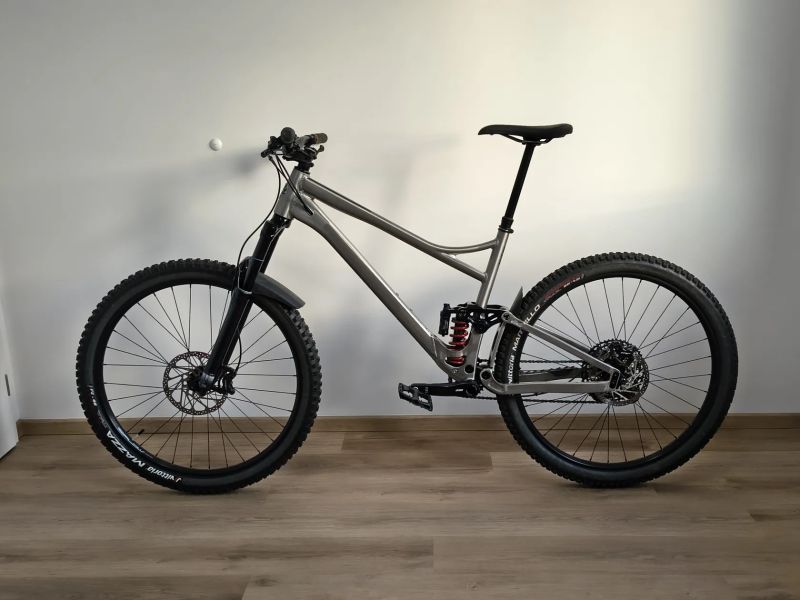 Banshee Bikes Prime V3, XL málo jeté