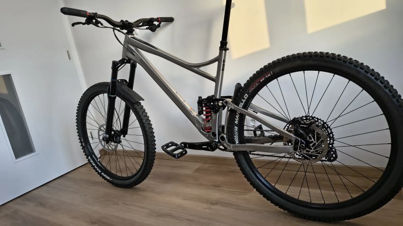 Banshee Bikes Prime V3, XL málo jeté