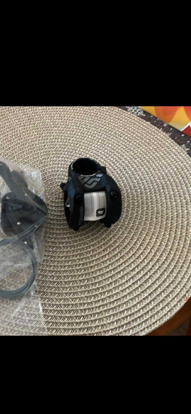 E-13 Base 35 představec