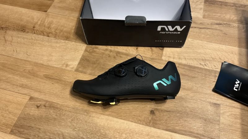 Northwave Extreme GT3 Iriscident/black vel.43