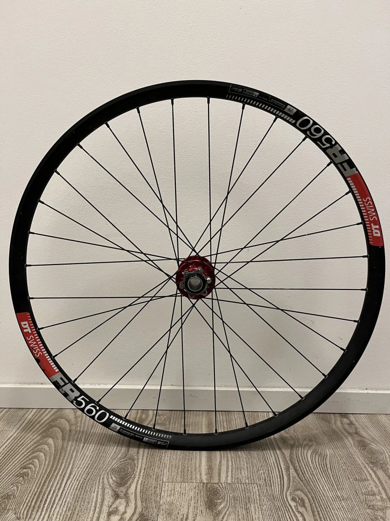 DT Swiss FR 560 29" + Novatec 20x110mm