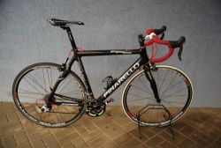 Karbonové silniční kolo Pinarello 55CM