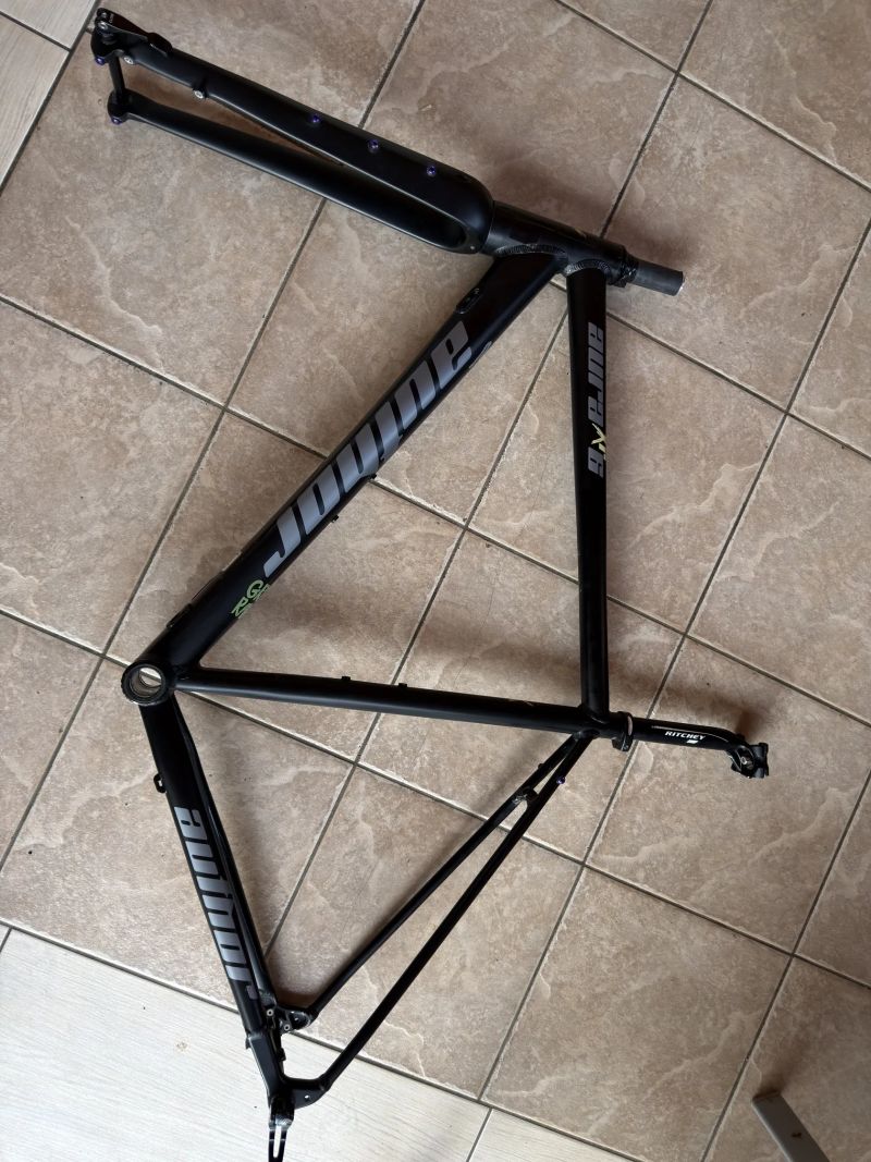 Gravel rámová sada 