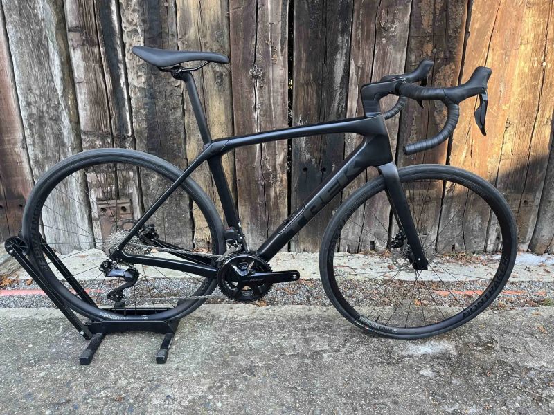 TREK silniční kolo Domane SL 6 Disc 4.Gen. Satin Trek Black (nové) velikost 54