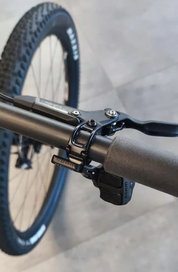 Prodám NOVÉ horské kolo zn. Cannondale Scalpel 2 Lefty (Smoke Black), vel. M za 132 990Kč 