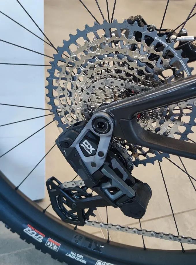 Prodám NOVÉ horské kolo zn. Cannondale Scalpel 2 Lefty (Smoke Black), vel. M za 132 990Kč 