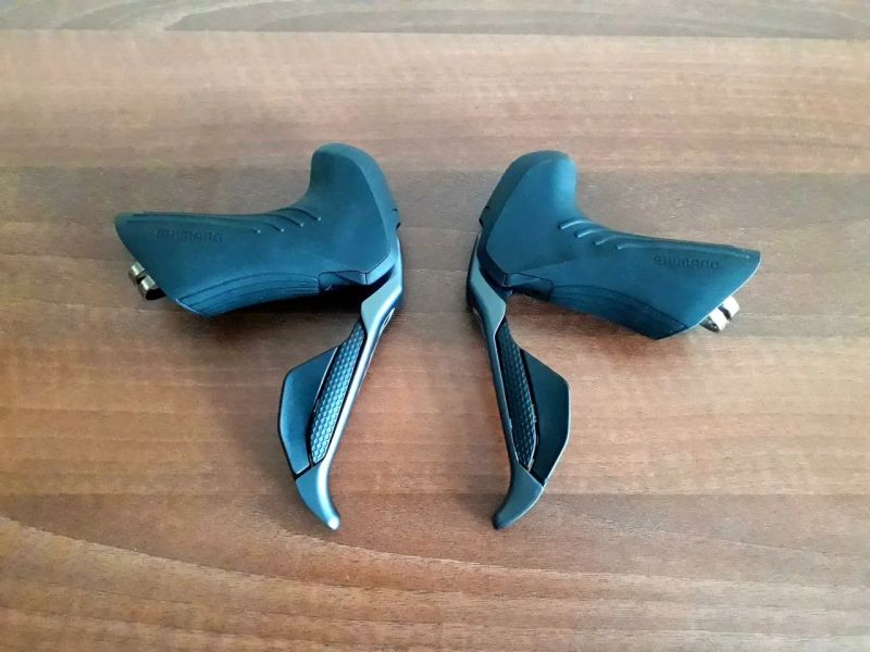 Shimano GRX Di2 ST-RX815 / BR-RX810 2x11s