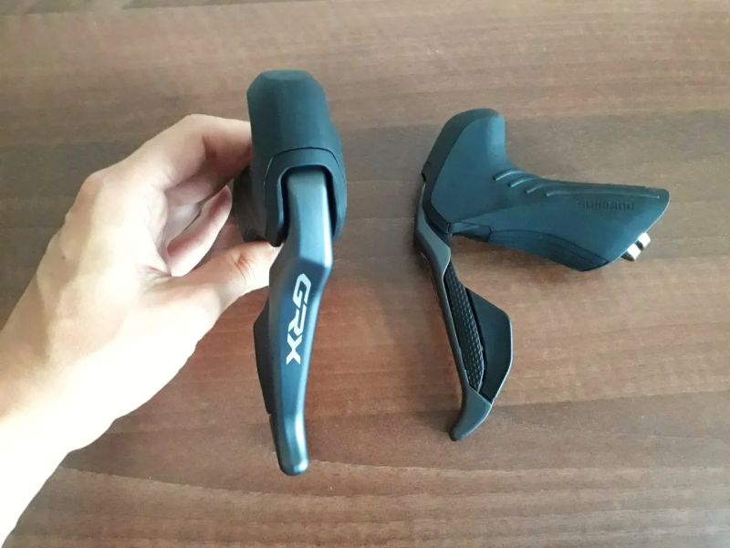 Shimano GRX Di2 ST-RX815 / BR-RX810 2x11s