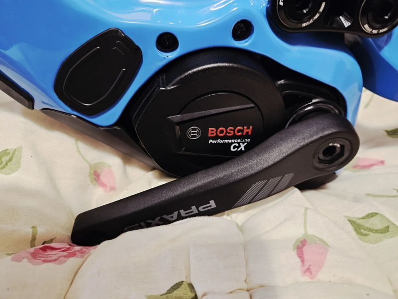 Nový rám Pivot Shuttle AM Pro Carbon Bosch 750Wh Large 2025