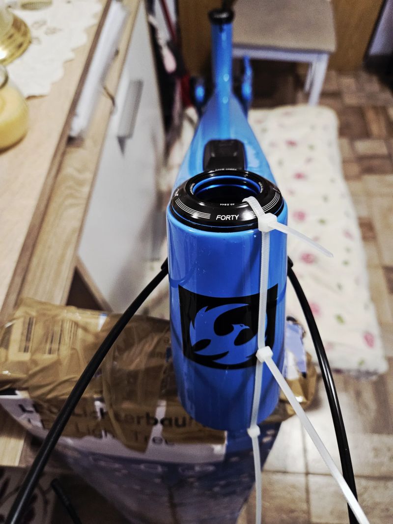 Nový rám Pivot Shuttle AM Pro Carbon Bosch 750Wh Large 2025