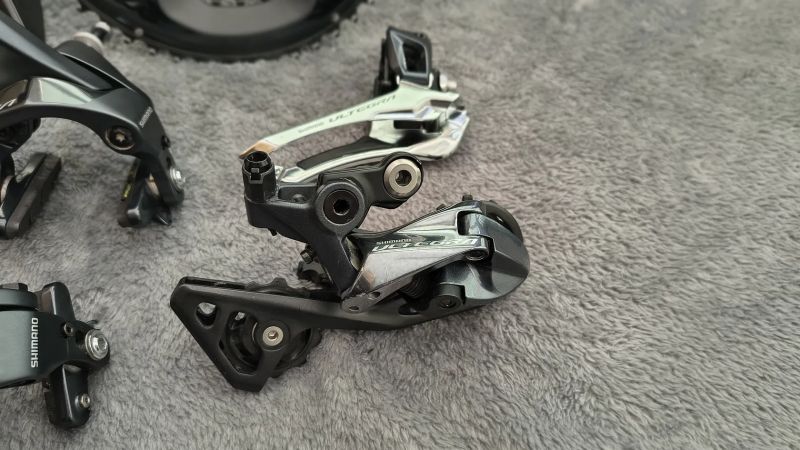 Shimano Ultegra R8000 / kompletní mechanická sada řazení