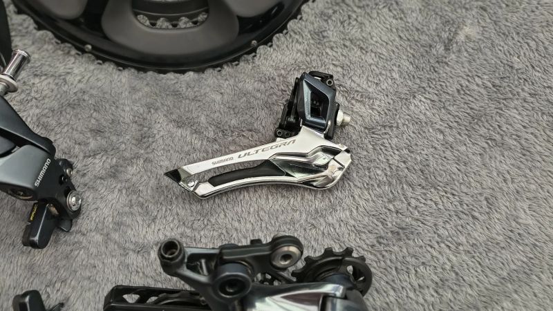 Shimano Ultegra R8000 / kompletní mechanická sada řazení