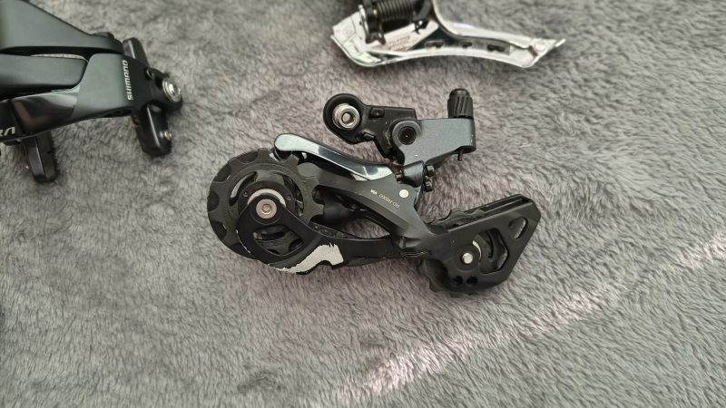 Shimano Ultegra R8000 / kompletní mechanická sada řazení