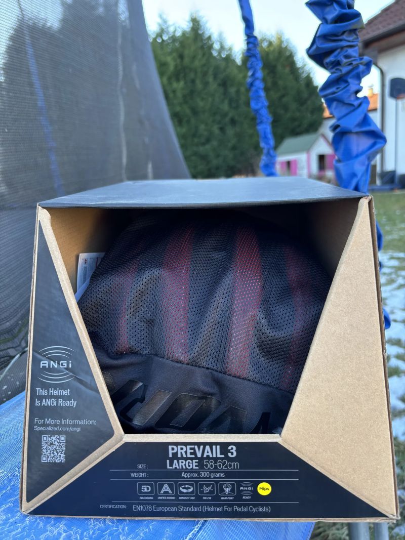 nová helma S-Works Prevail 3 velikost L + ježděná helma Specialized Airnet velikost L