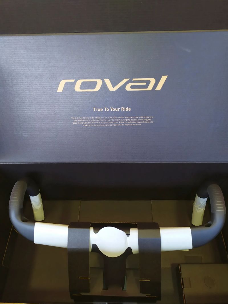 TARMAC SL8 s kokpitem Roval Rapide