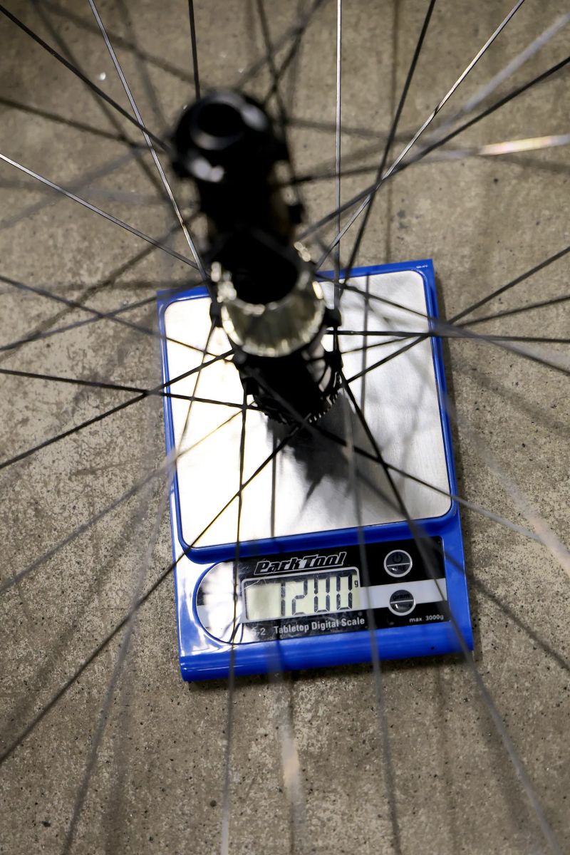 Nová nejetá silniční / gravelová kole EIE Carbon 1200 g