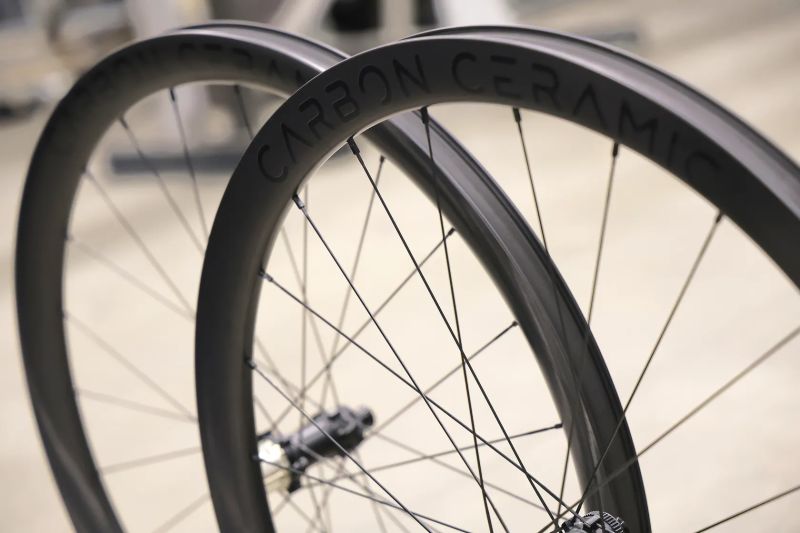 Nová nejetá silniční / gravelová kole EIE Carbon 1200 g