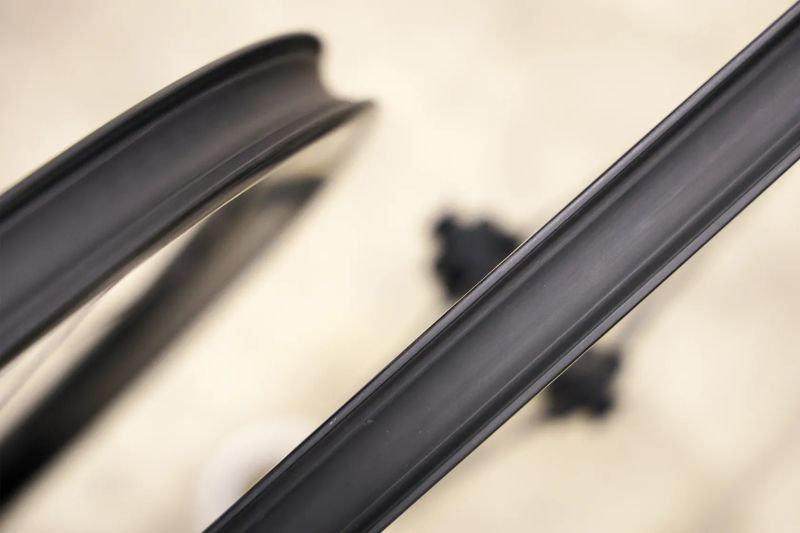 Nová nejetá silniční / gravelová kole EIE Carbon 1200 g