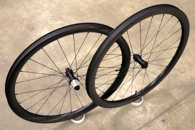 Nová nejetá silniční / gravelová kole EIE Carbon 1200 g