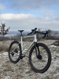 Gravel 8bar | ZIPP 303s, SRAM force